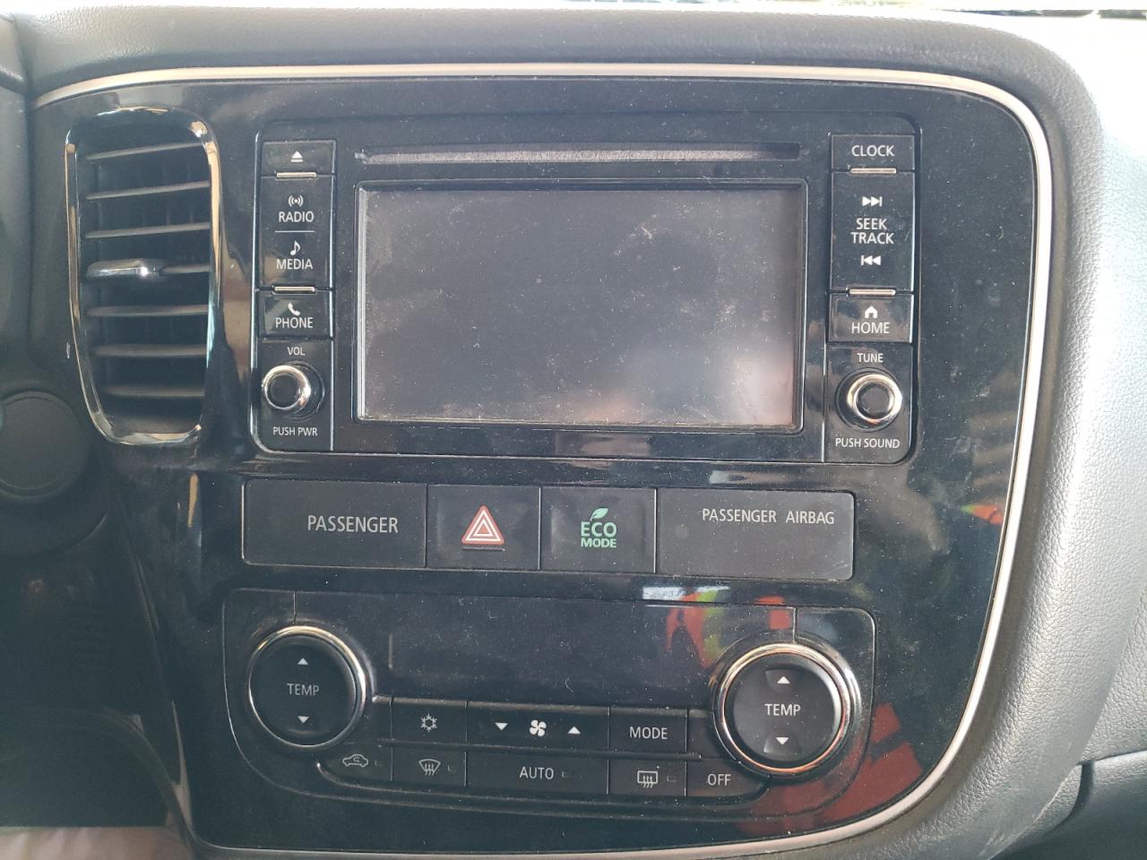 Photo 9 from auction – 2017 MITSUBISHI OUTLANDER with VIN JA4AD2A32HZ052115