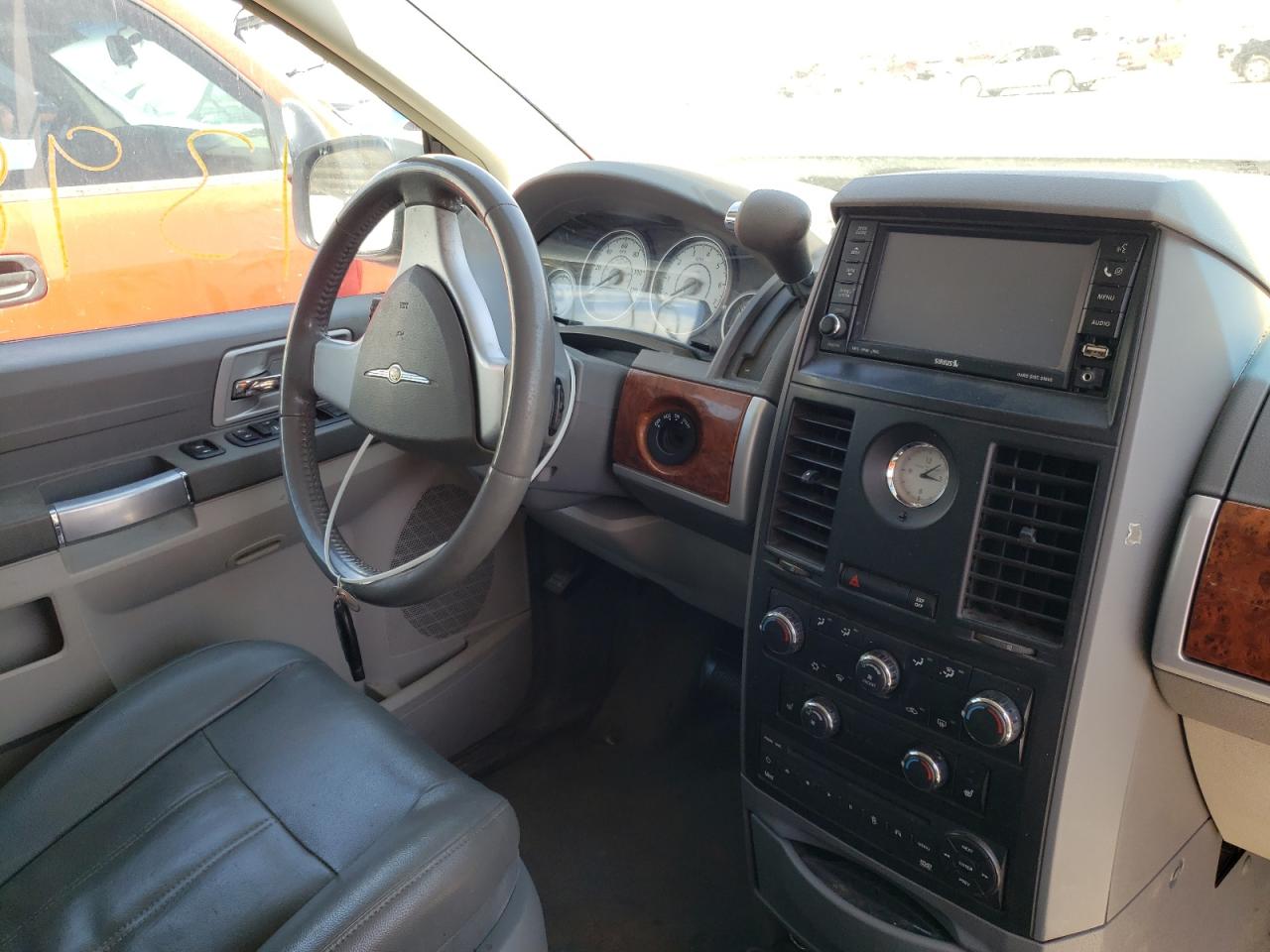 Photo 9 from auction – 2008 CHRYSLER TOWN & COU with VIN 2A8HR54PX8R142699