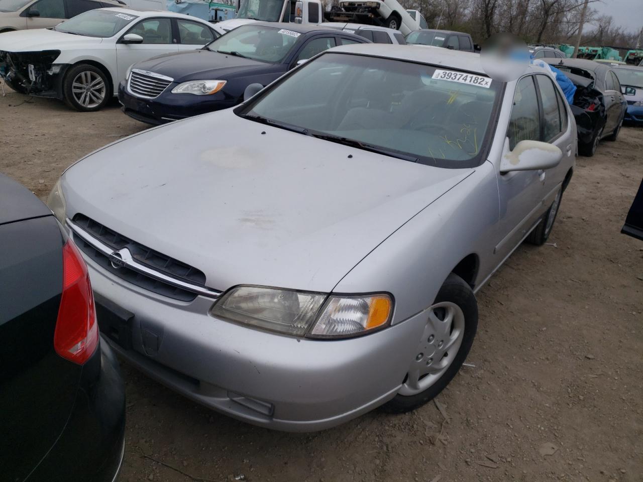 Photo 2 from auction – 1998 NISSAN ALTIMA XE with VIN 1N4DL01D5WC218345