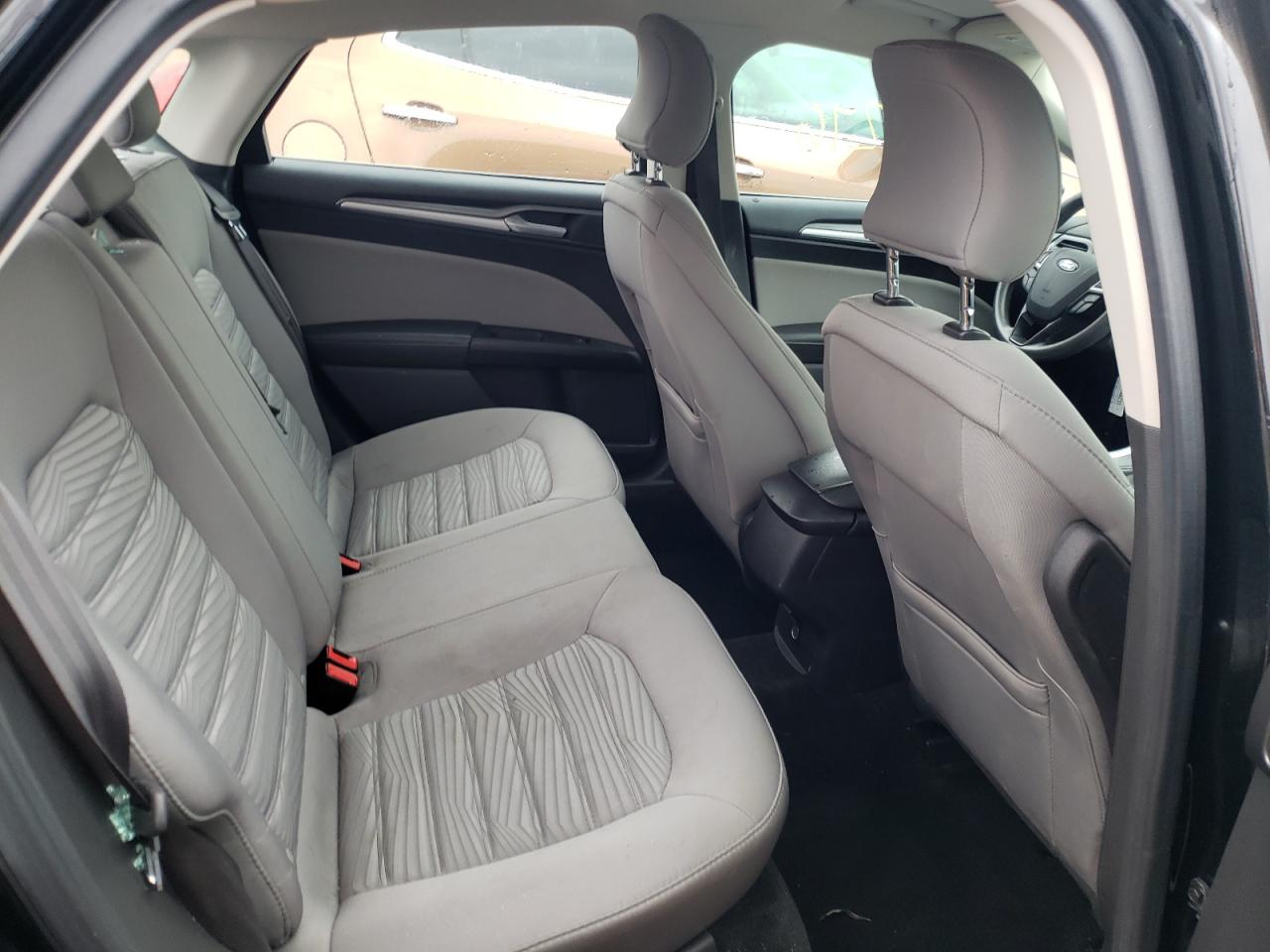 Photo 6 from auction – 2016 FORD FUSION S with VIN 1FA6P0G7XG5116088