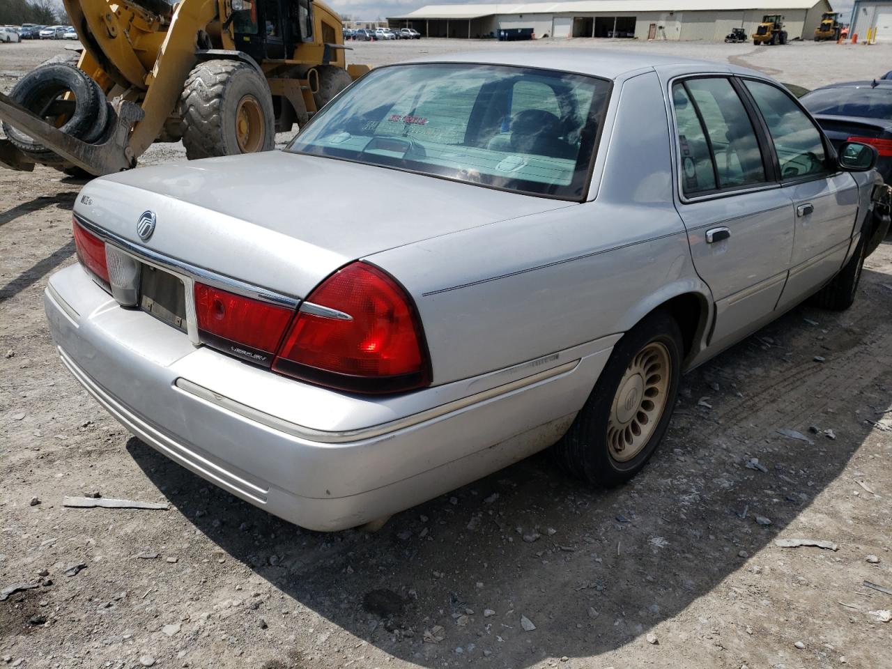 Photo 4 from auction – 2001 MERCURY GRAND MARQ with VIN 2MEFM75WX1X614401