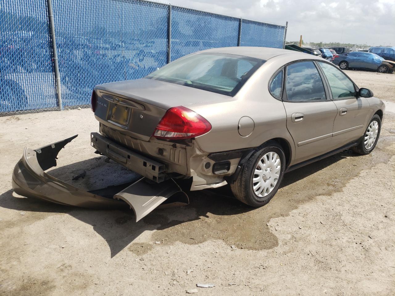Photo 4 from auction – 2005 FORD TAURUS SE with VIN 1FAFP53U25A106538