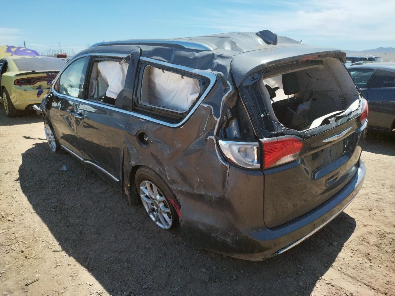 Photo 3 from auction – 2020 CHRYSLER PACIFICA T with VIN 2C4RC1BG5LR182092
