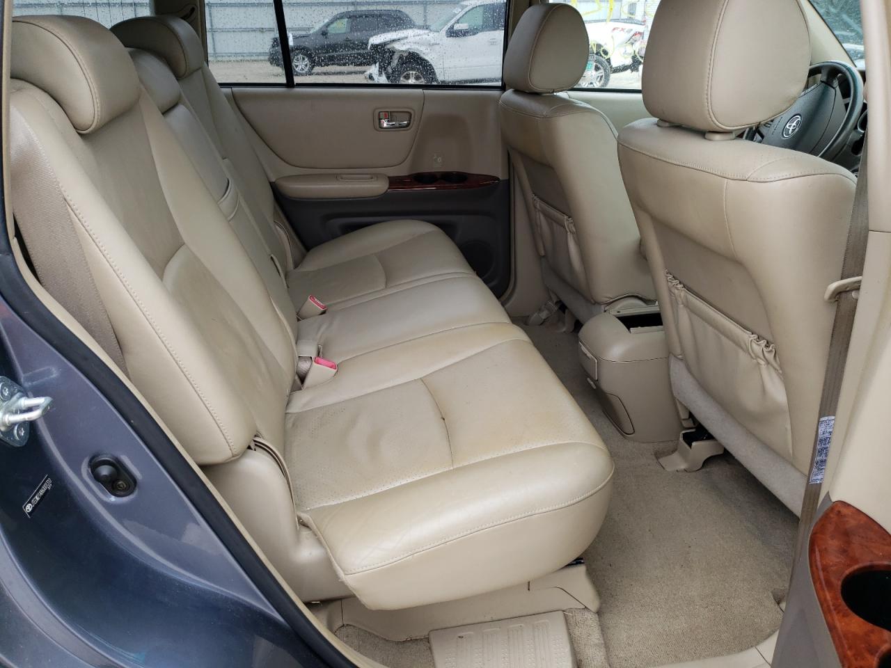Photo 6 from auction – 2006 TOYOTA HIGHLANDER with VIN JTEDW21A860001310