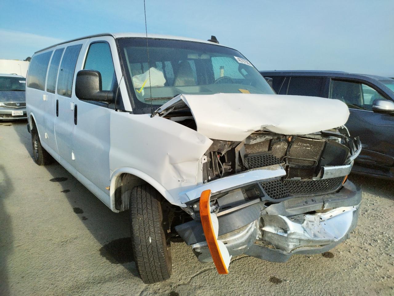 CHEVROLET EXPRESS G3 2017 with VIN 1GAZGPFG6H1116446 - Photo from auction
