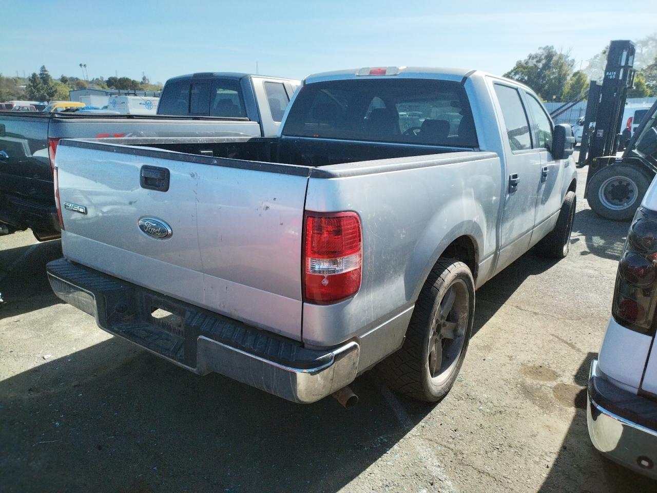 Photo 4 from auction – 2006 FORD F150 SUPER with VIN 1FTRW12W16FB38097