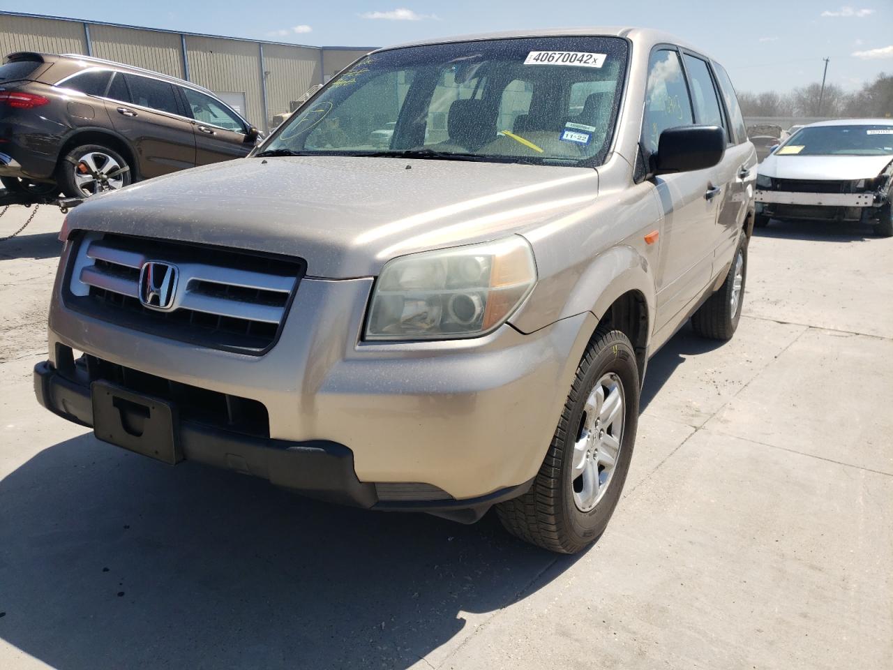 Foto 2 de la subasta – 2006 HONDA PILOT LX con VIN 5FNYF28176B050415