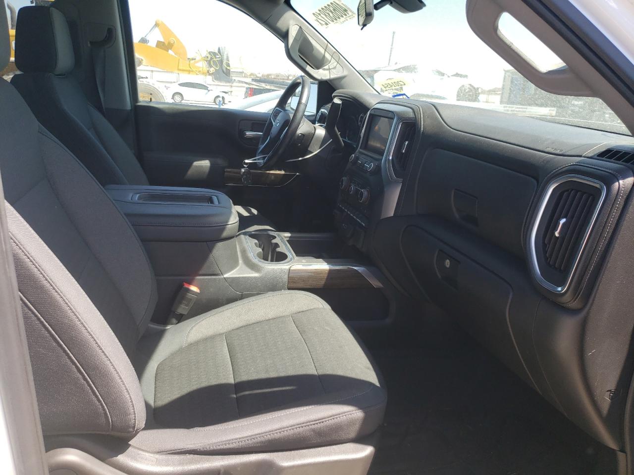 Photo 5 from auction – 2019 CHEVROLET SILVERADO with VIN 3GCUYEED3KG138245