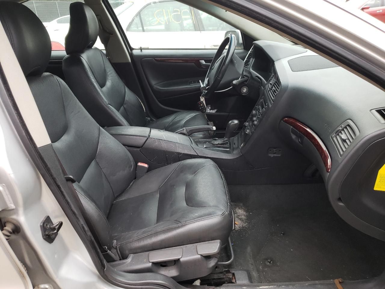 Photo 5 from auction – 2004 VOLVO S60 2.5T with VIN YV1RS59V942369652