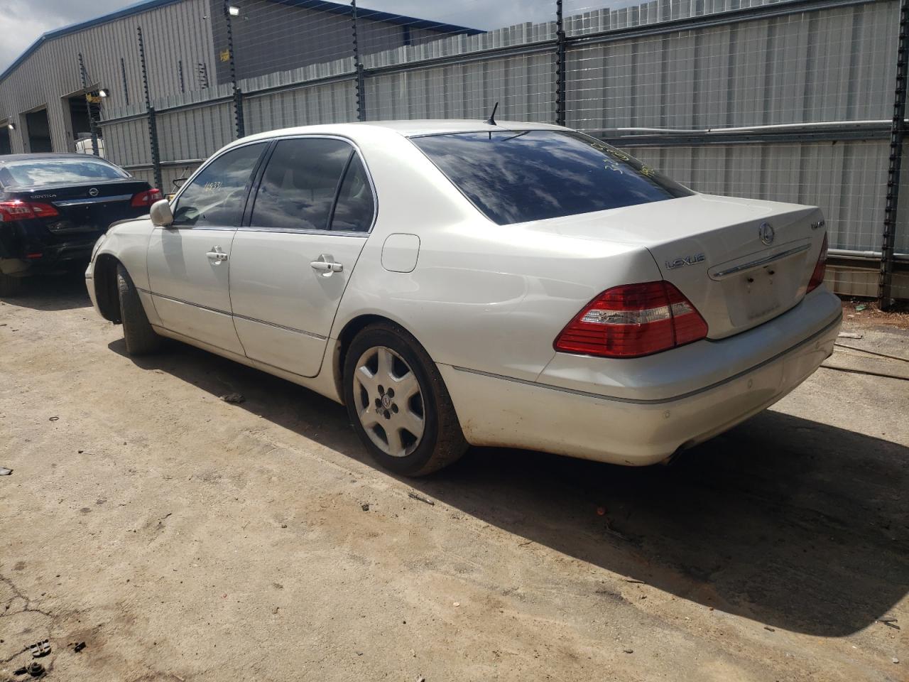Photo 3 from auction – 2004 LEXUS LS 430 with VIN JTHBN36FX40149527