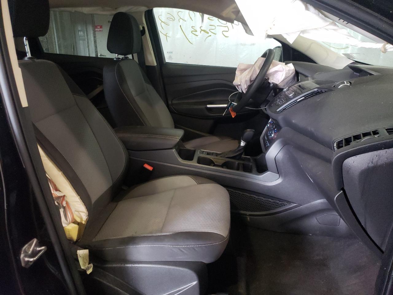 Photo 5 from auction – 2017 FORD ESCAPE SE with VIN 1FMCU9GD3HUB72196