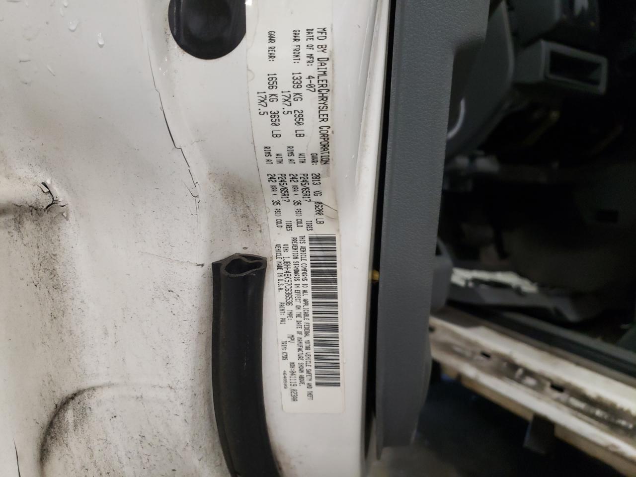 Фото 10 с аукциона – 2007 JEEP COMMANDER с VIN 1J8HH48K57C636536