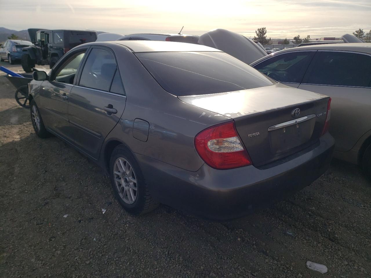 Photo 3 from auction – 2002 TOYOTA CAMRY LE with VIN 4T1BE32K72U614187