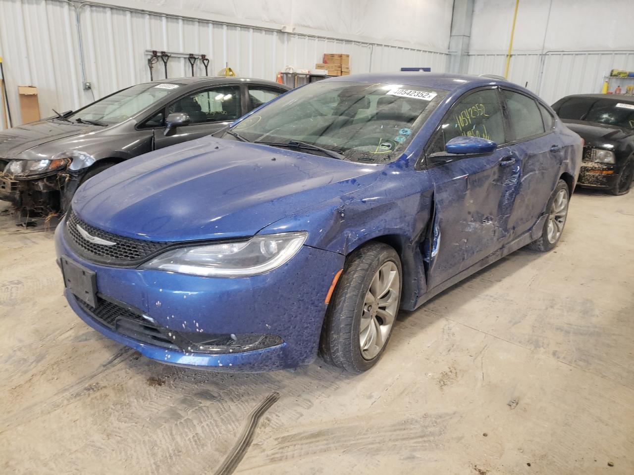 Photo 2 from auction – 2015 CHRYSLER 200 S with VIN 1C3CCCBB8FN719775