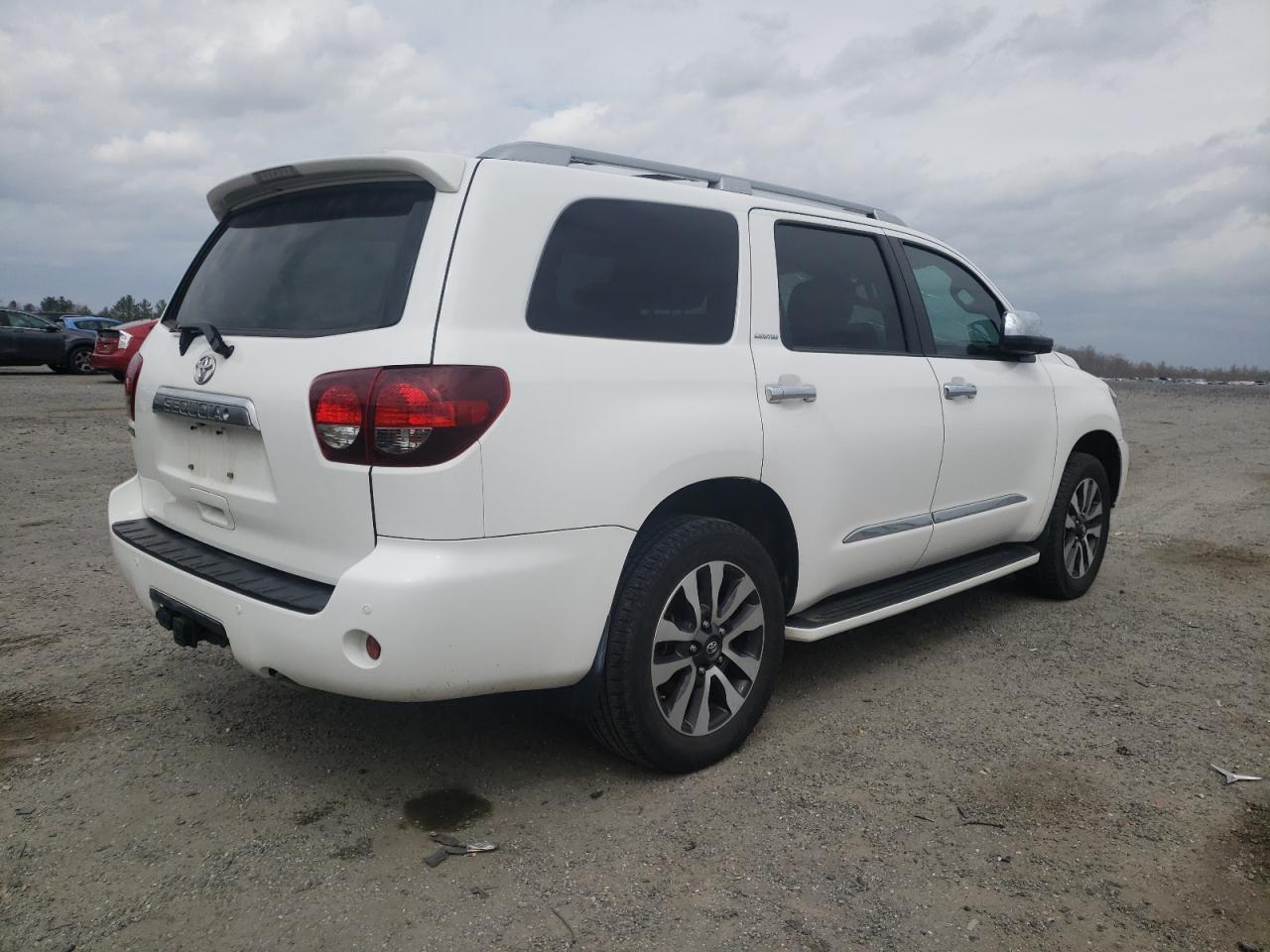 Photo 4 from auction – 2018 TOYOTA SEQUOIA LI with VIN 5TDJY5G14JS161409
