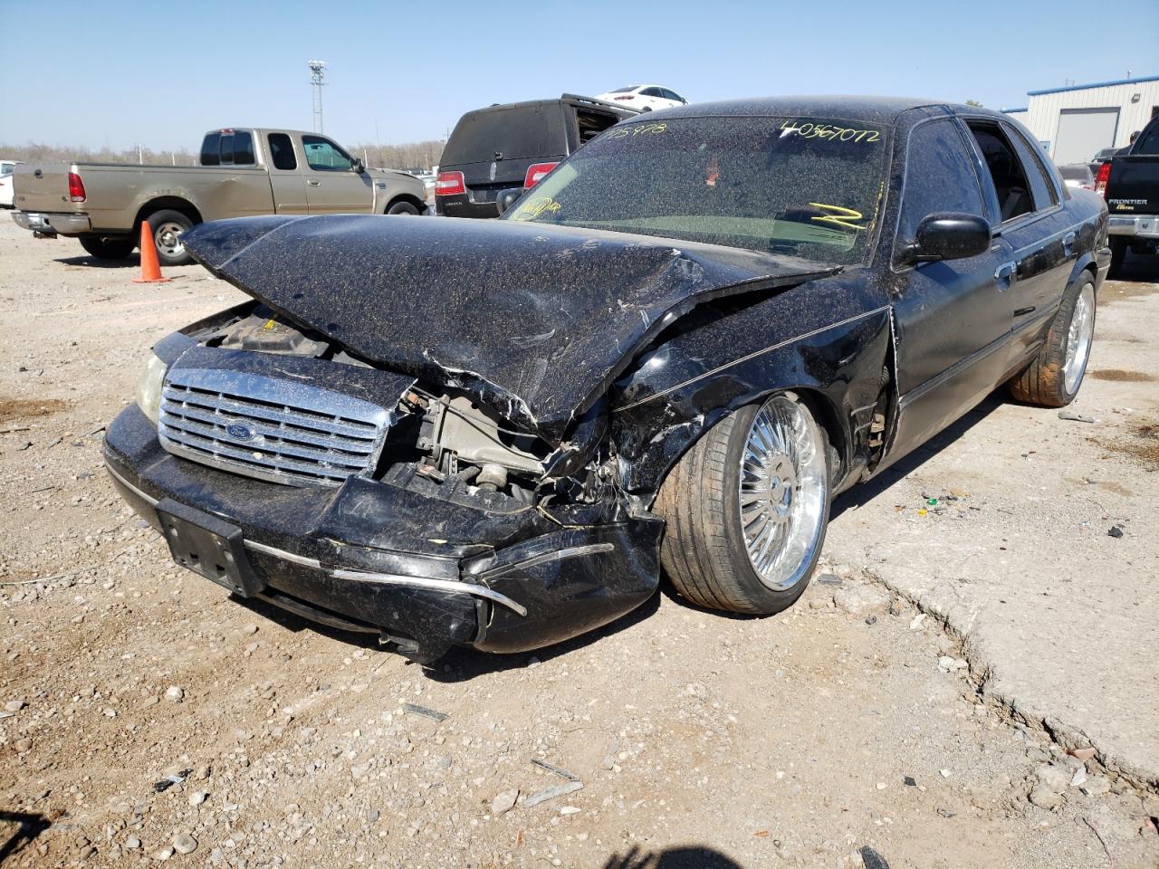 Photo 2 from auction – 2005 FORD CROWN VICT with VIN 2FAFP74W95X121797