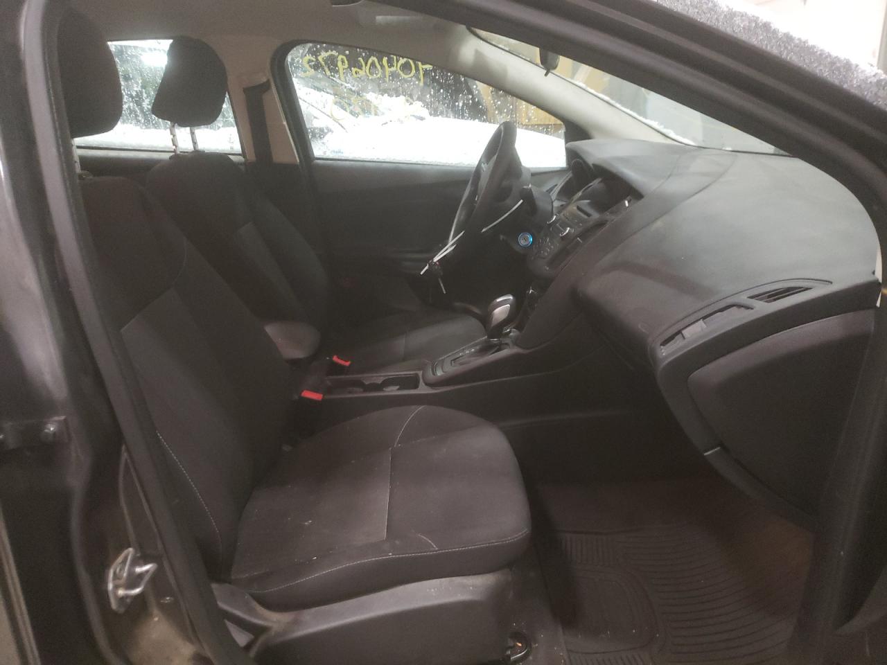 Photo 5 from auction – 2016 FORD FOCUS SE with VIN 1FADP3F2XGL233700