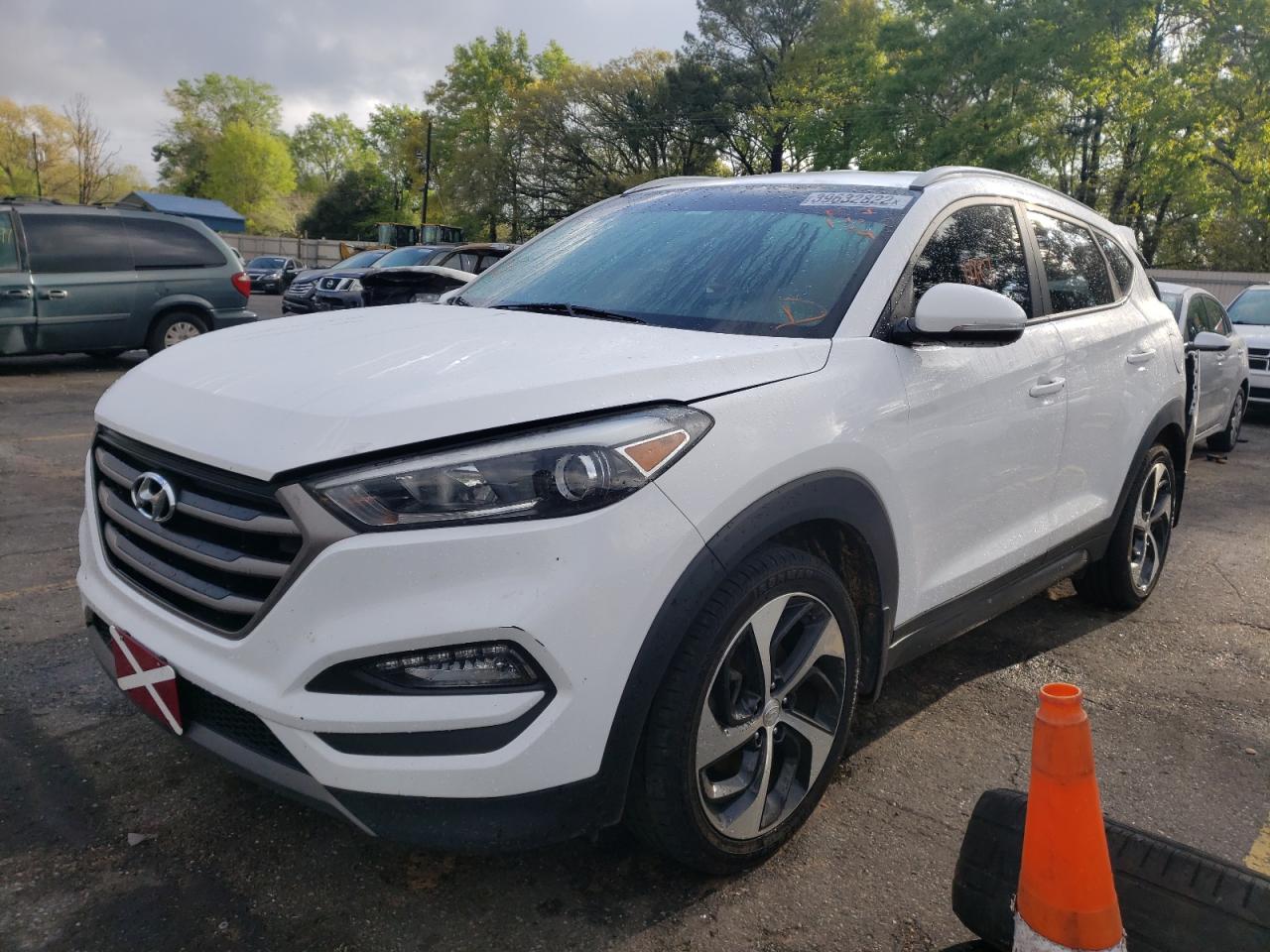 Photo 2 from auction – 2016 HYUNDAI TUCSON LIM with VIN KM8J33A22GU190377