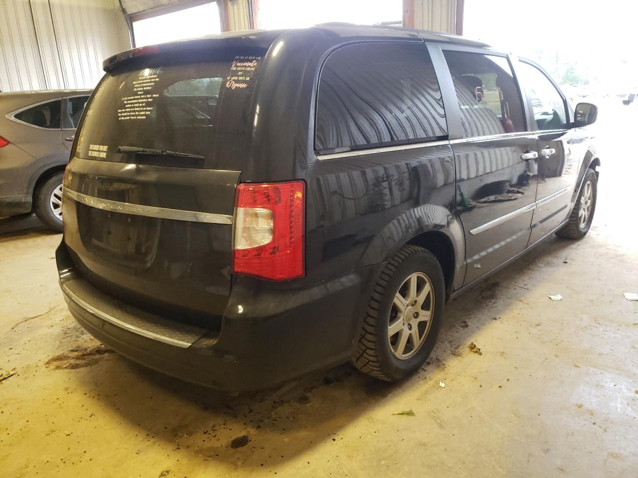 Photo 4 from auction – 2011 CHRYSLER TOWN & COU with VIN 2A4RR5DG4BR615221