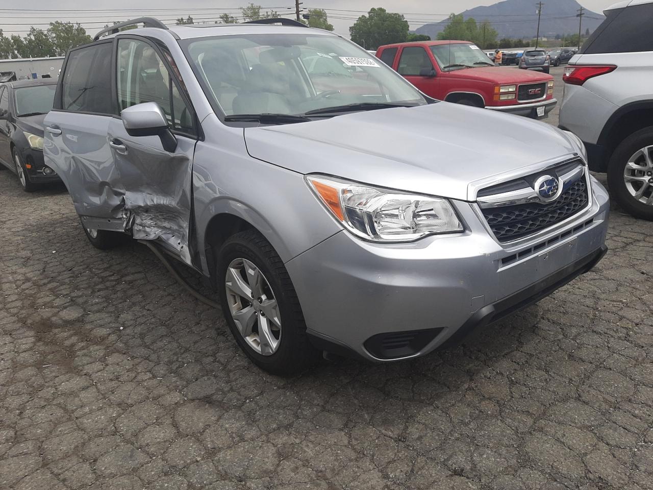 SUBARU FORESTER 2 2015 with VIN JF2SJADC4FH453923 - Photo from auction