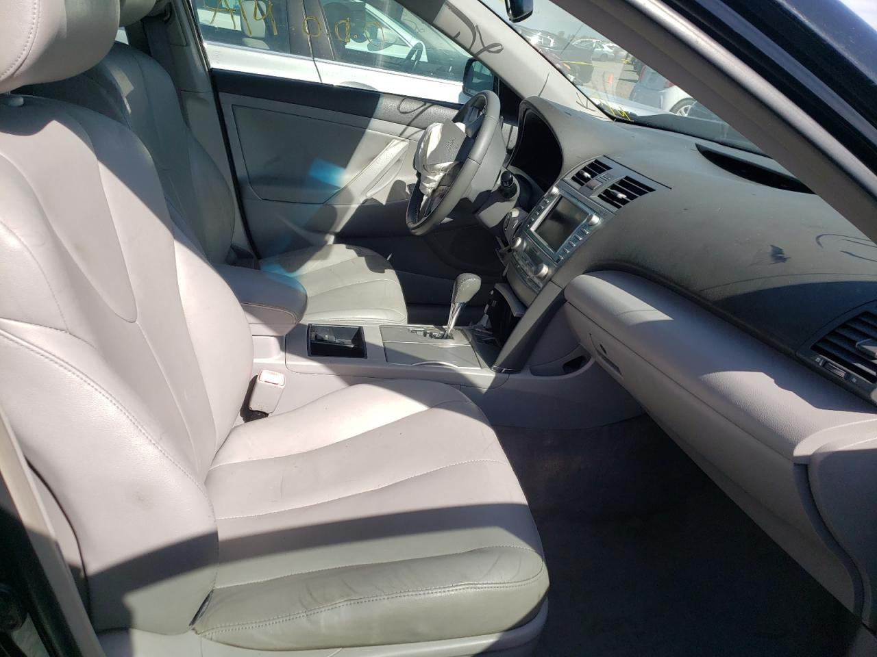 Photo 5 from auction – 2007 TOYOTA CAMRY HYBR with VIN JTNBB46K073035449