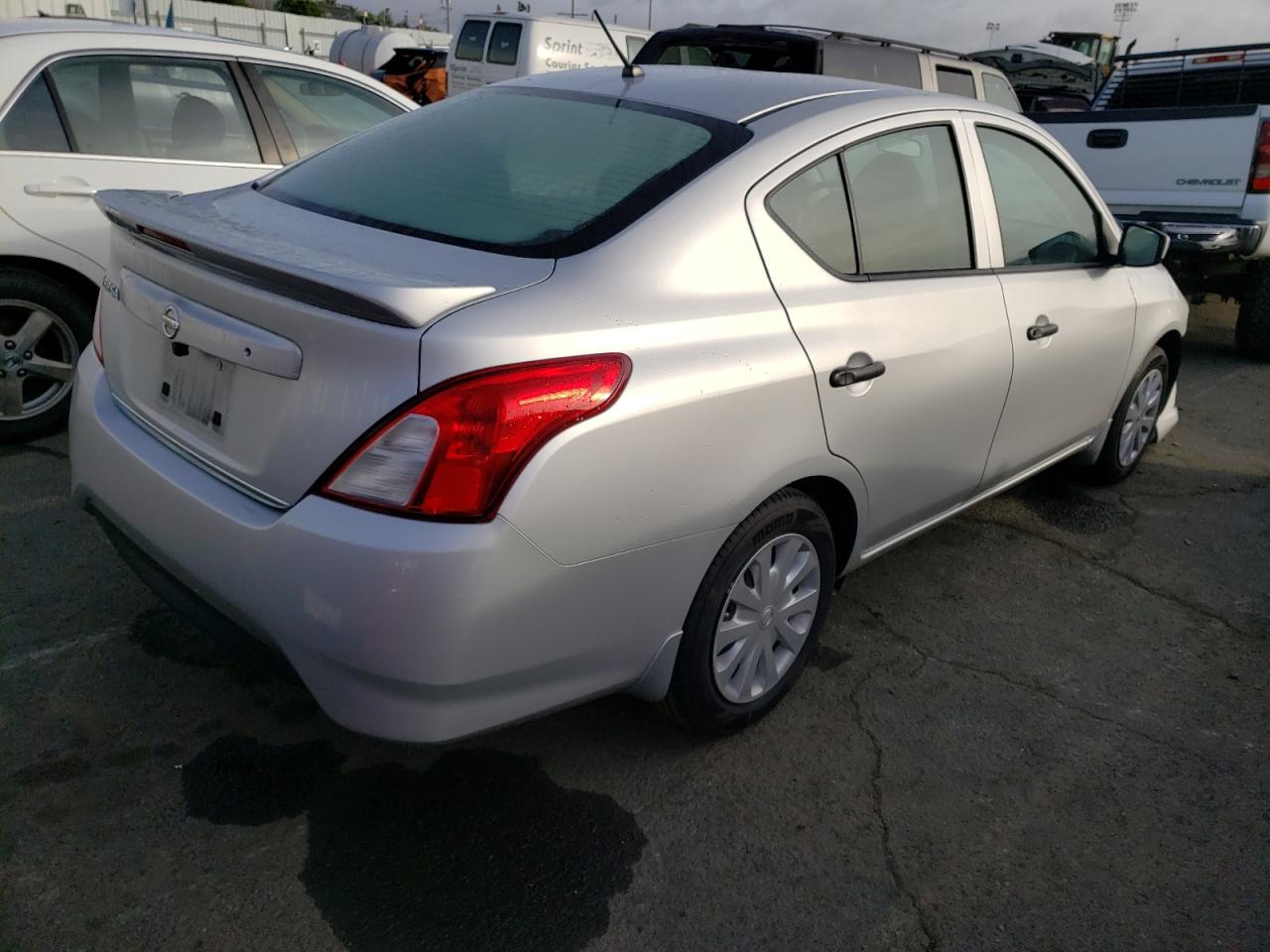 Photo 4 from auction – 2017 NISSAN VERSA S with VIN 3N1CN7AP7HL854035
