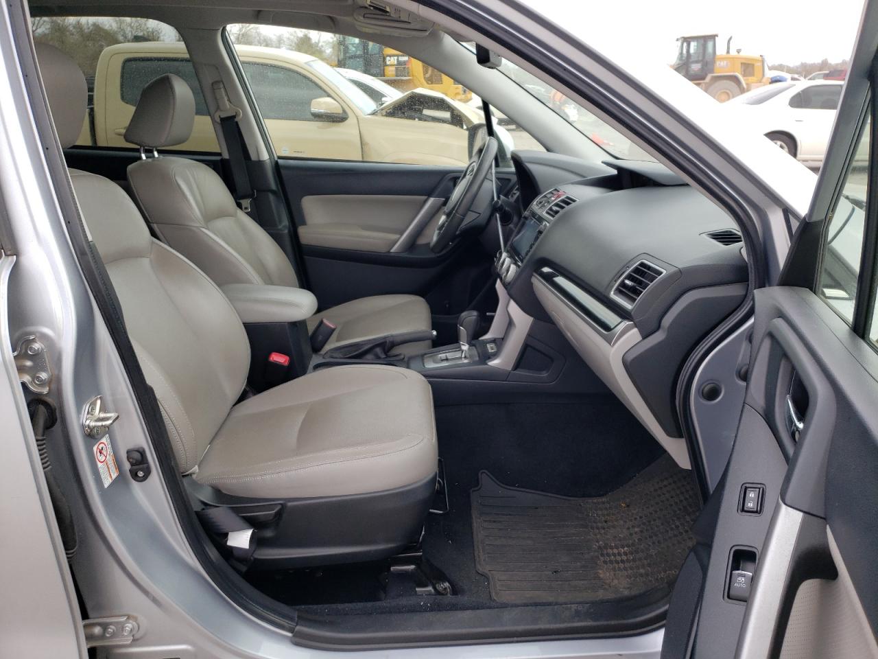 Photo 5 from auction – 2017 SUBARU FORESTER 2 with VIN JF2SJARC9HH430164