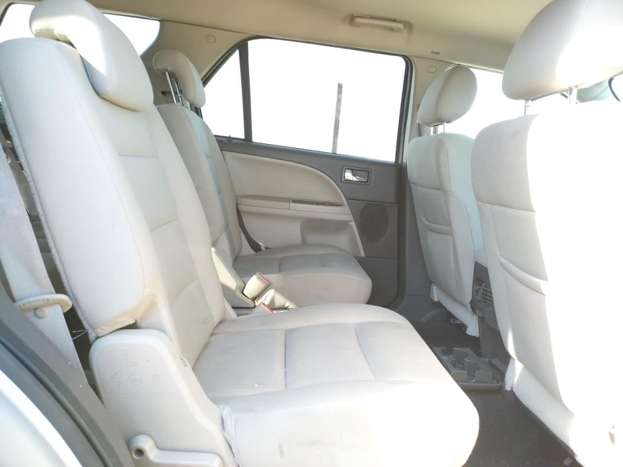 Photo 6 from auction – 2008 FORD TAURUS X S with VIN 1FMDK02W68GA35959
