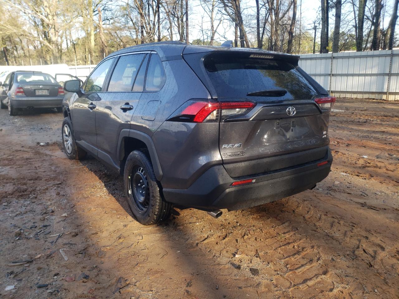Photo 3 from auction – 2021 TOYOTA RAV4 LE with VIN 2T3G1RFV5MC248038