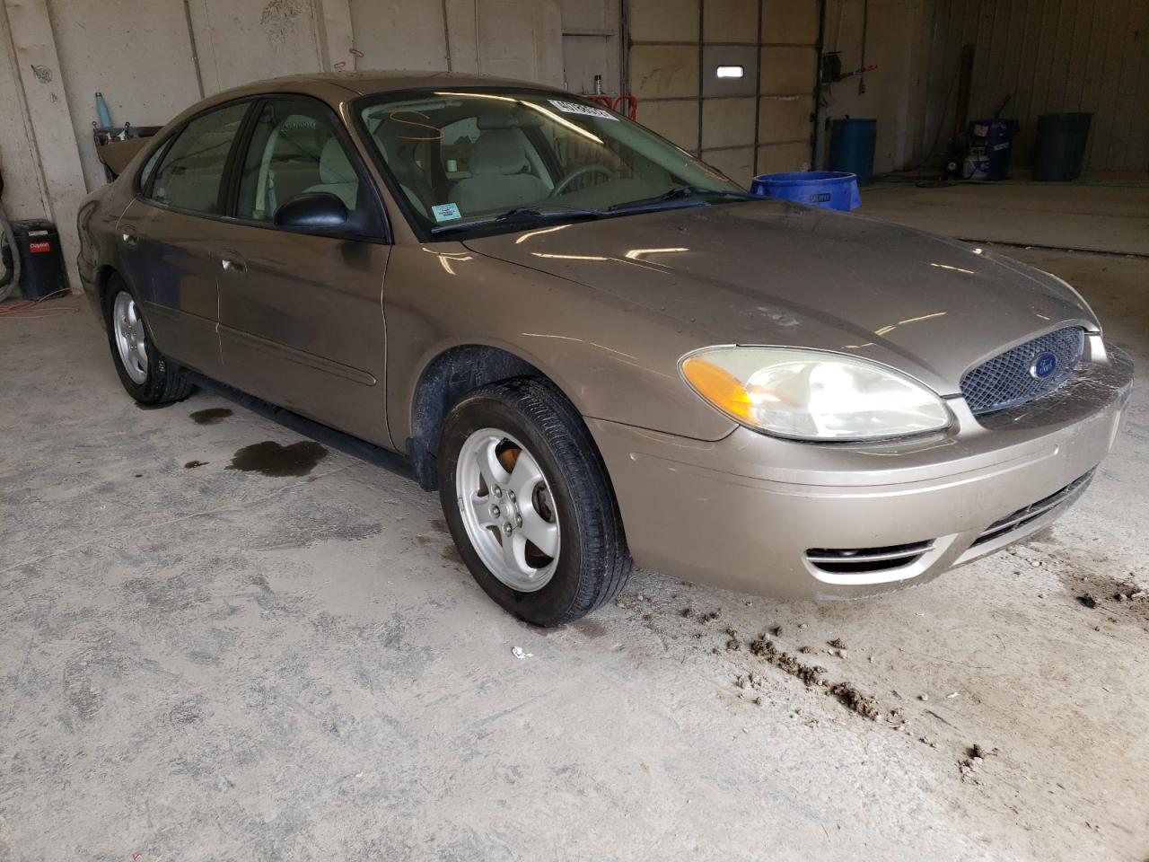 FORD TAURUS SE 2004 with VIN 1FAFP53U54A152413 - Photo from auction