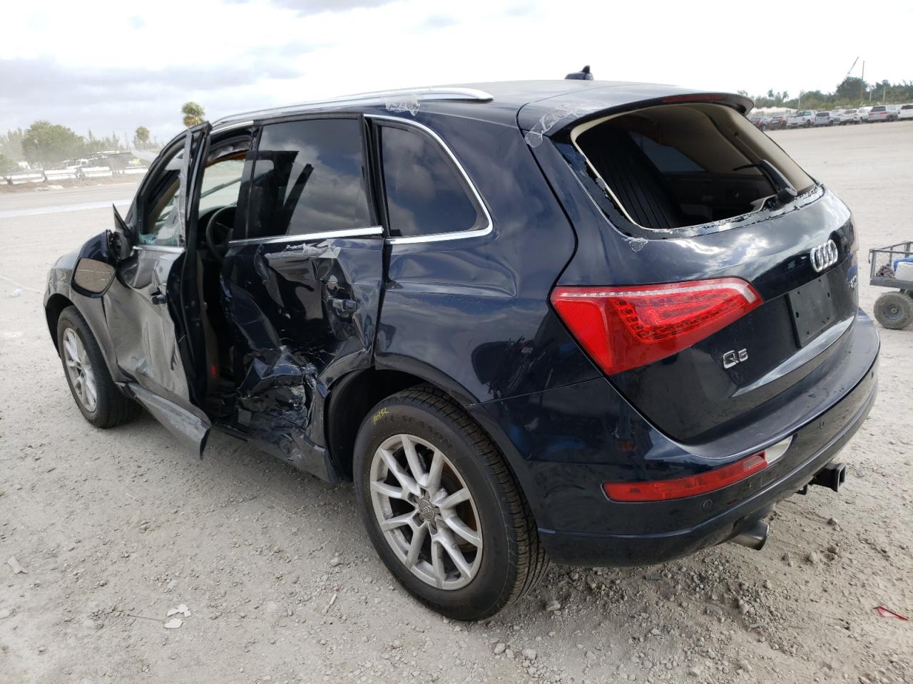Photo 3 from auction – 2011 AUDI Q5 PREMIUM with VIN WA1CFAFP9BA038954