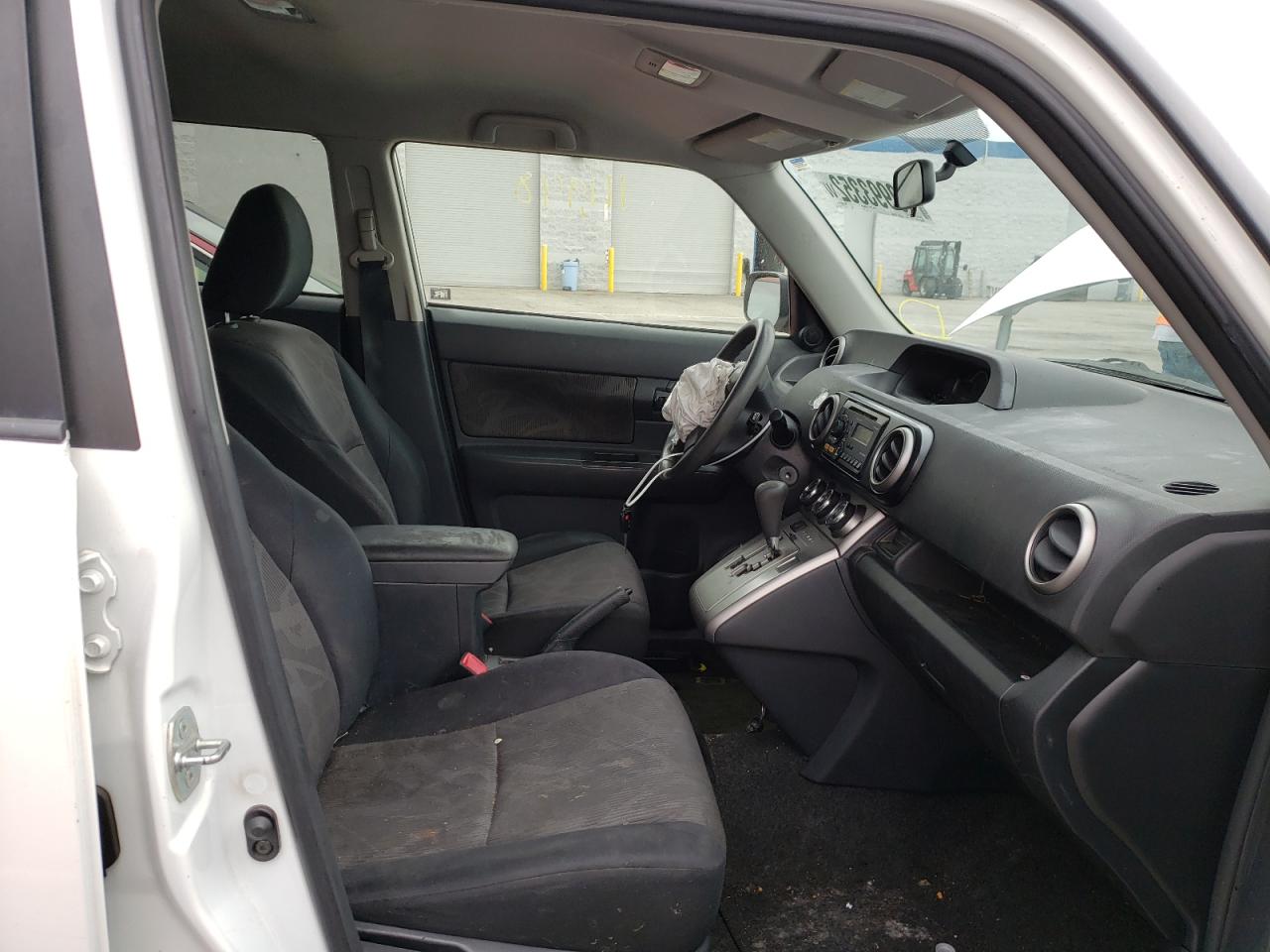 Photo 5 from auction – 2013 TOYOTA SCION XB with VIN JTLZE4FE8DJ033495