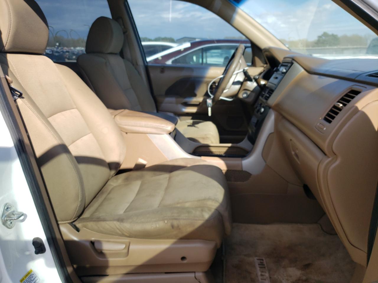 Photo 5 from auction – 2007 HONDA PILOT LX with VIN 5FNYF28187B000012