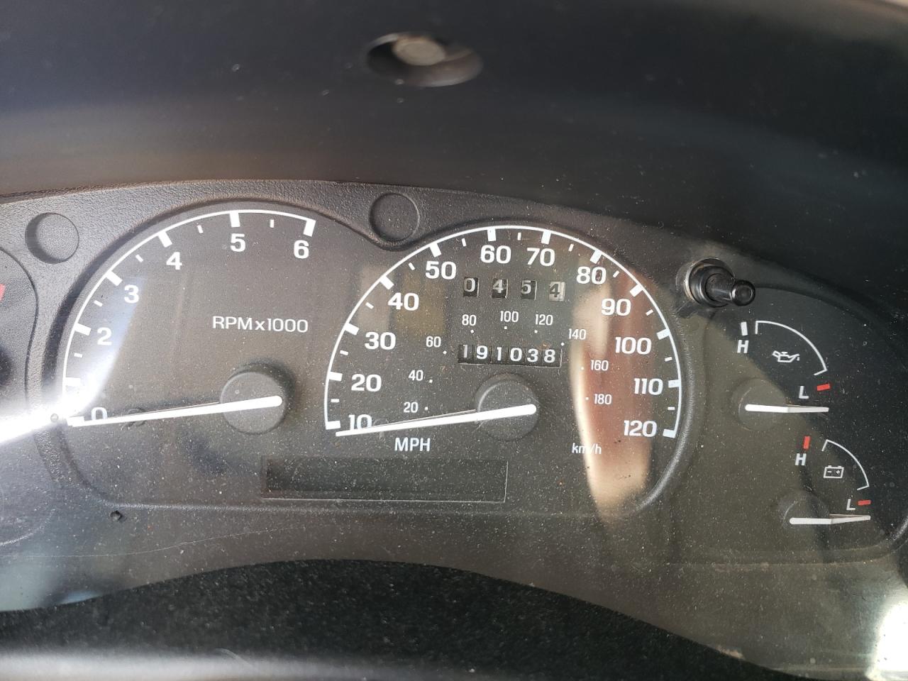 Photo 8 from auction – 2000 MAZDA B2500 with VIN 4F4YR12C3YTM11710