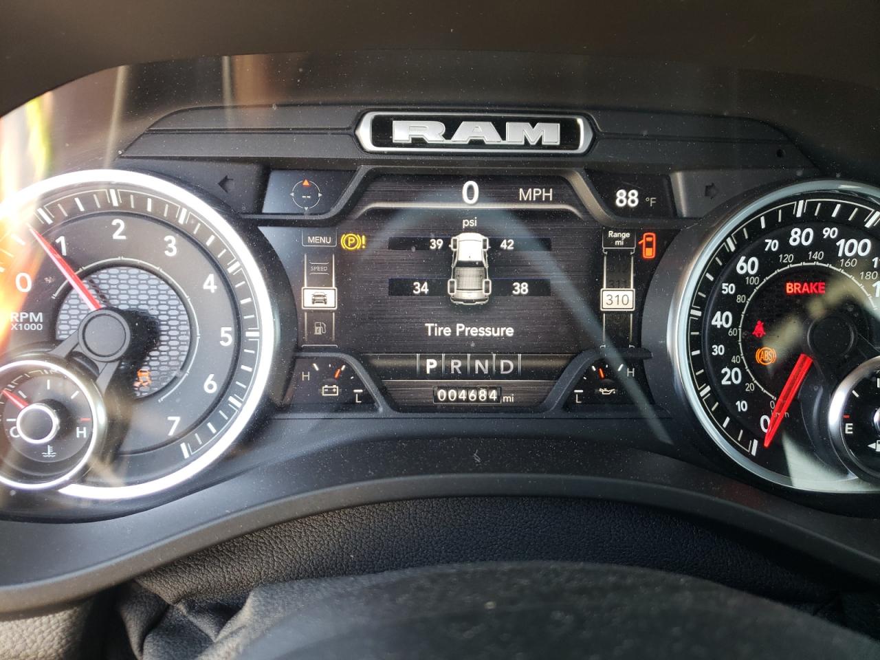Photo 8 from auction – 2022 RAM 1500 BIG H with VIN 1C6RREFT1NN113629