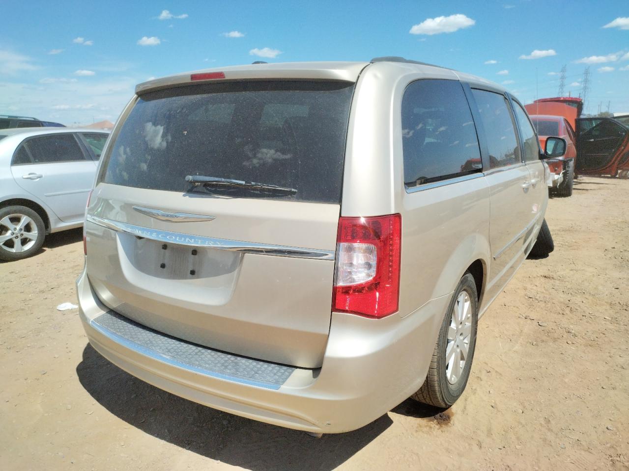 Photo 4 from auction – 2013 CHRYSLER TOWN & COU with VIN 2C4RC1BG6DR621530