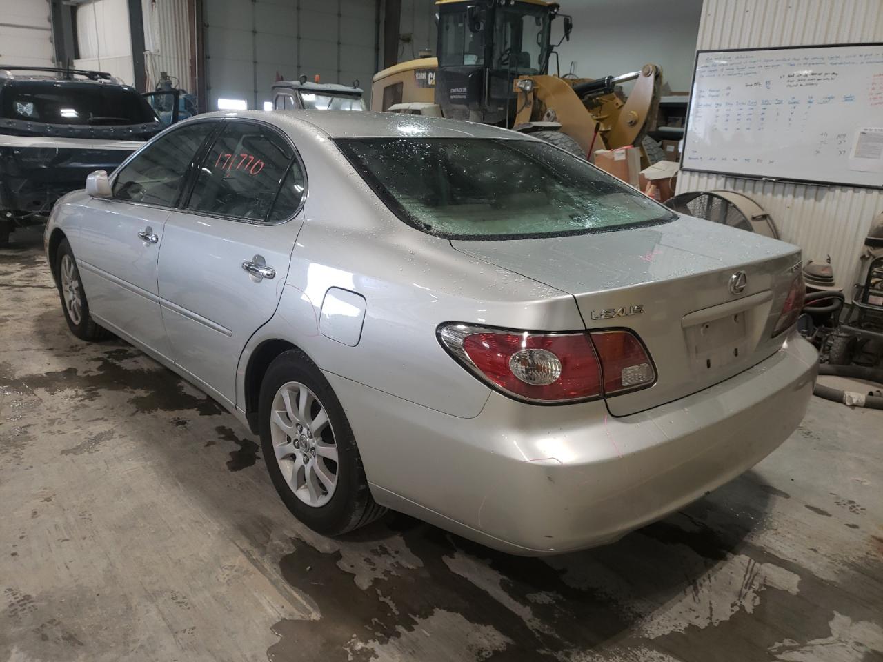 Photo 3 from auction – 2004 LEXUS ES 330 with VIN JTHBA30GX40014173