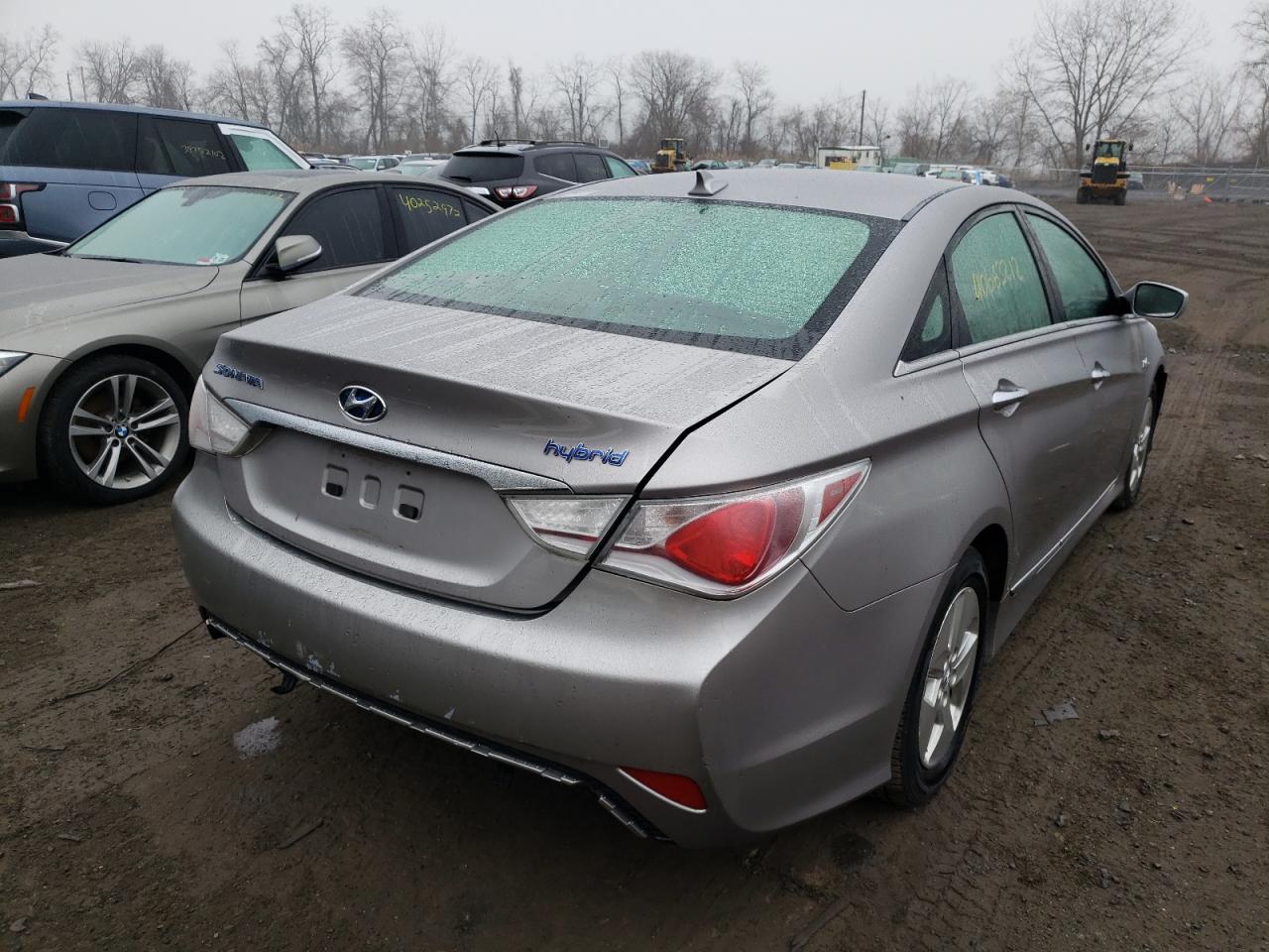 Photo 4 from auction – 2012 HYUNDAI SONATA HYB with VIN KMHEC4A40CA020474