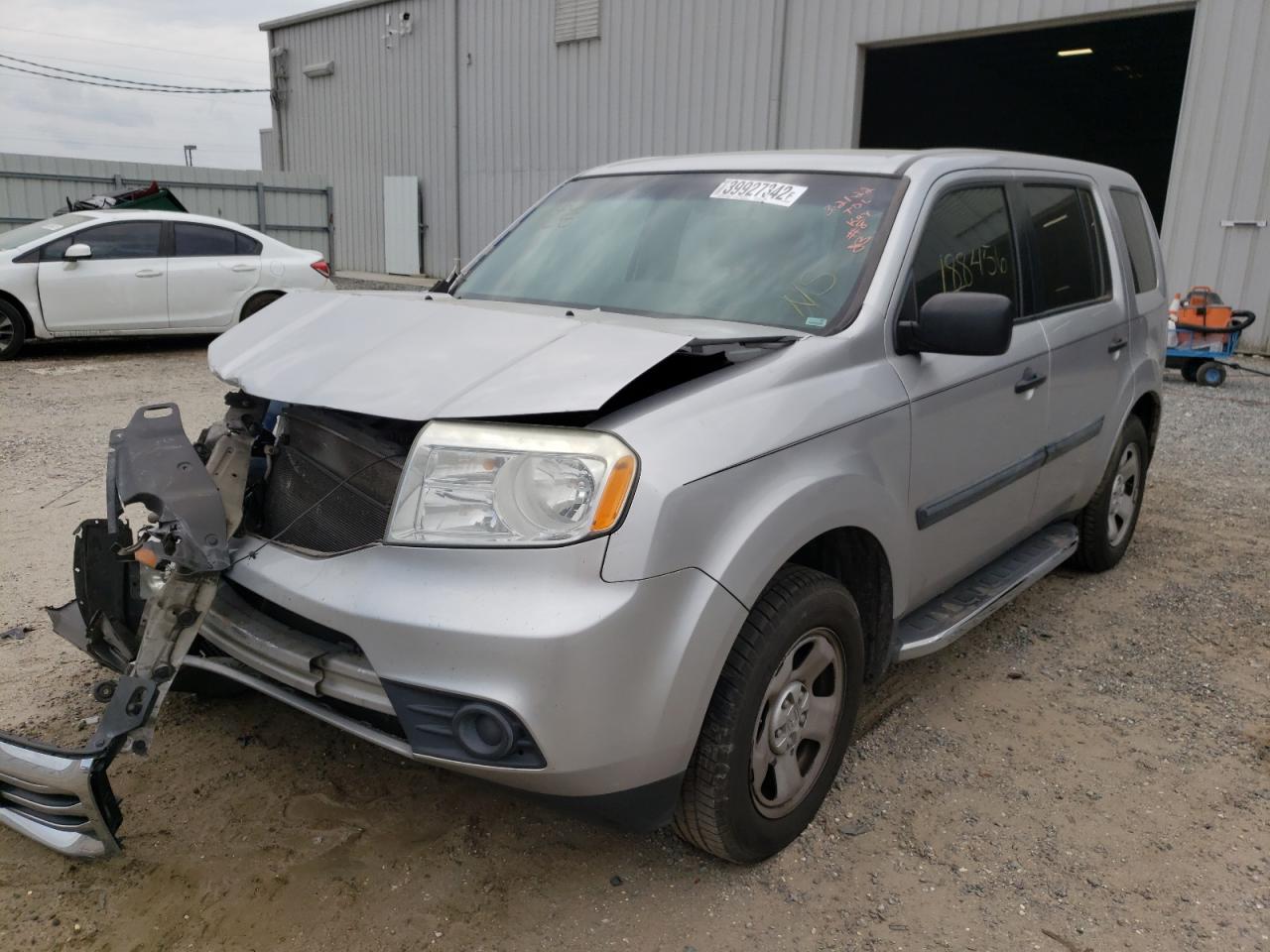 Photo 2 from auction – 2015 HONDA PILOT LX with VIN 5FNYF3H26FB010048