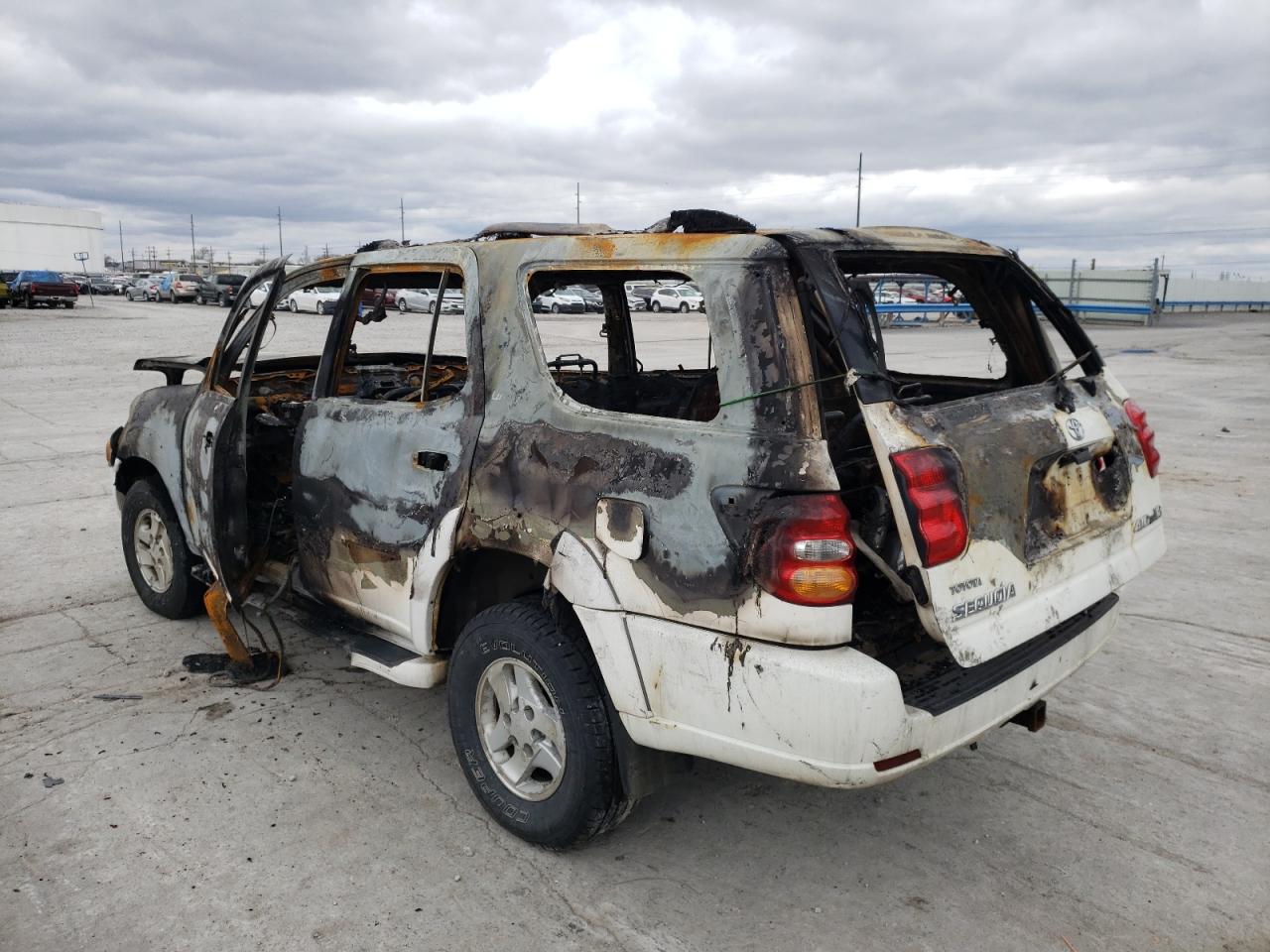 Photo 3 from auction – 2002 TOYOTA SEQUOIA LI with VIN 5TDBT48A82S088381