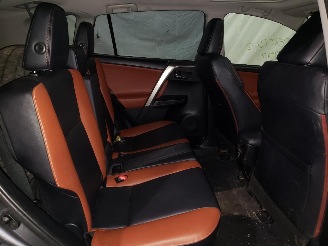 Photo 6 from auction – 2014 TOYOTA RAV4 LIMIT with VIN JTMDFREV0ED070025