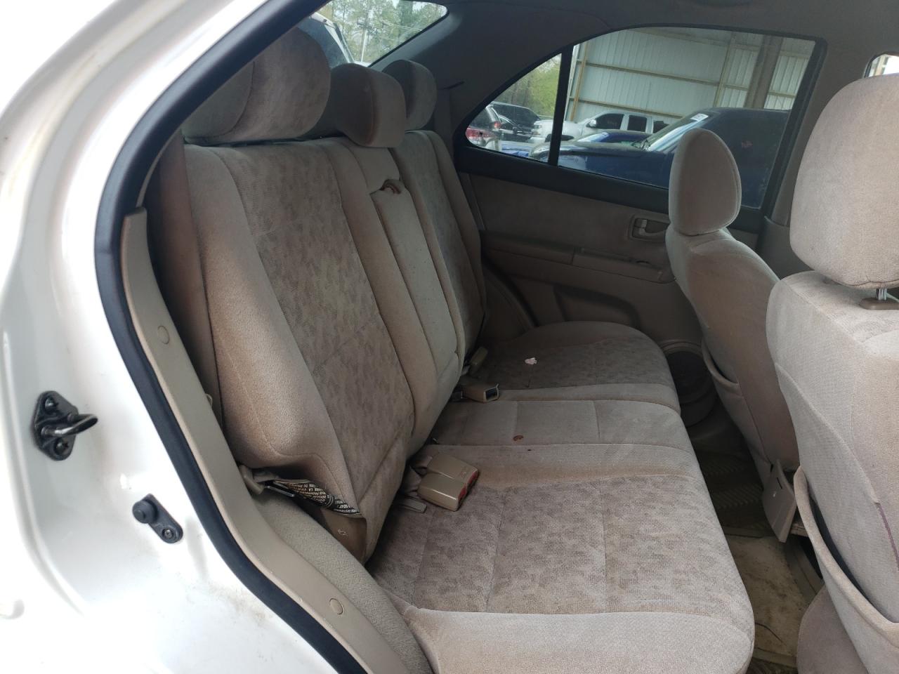 Photo 6 from auction – 2005 KIA SORENTO EX with VIN KNDJD733555334283