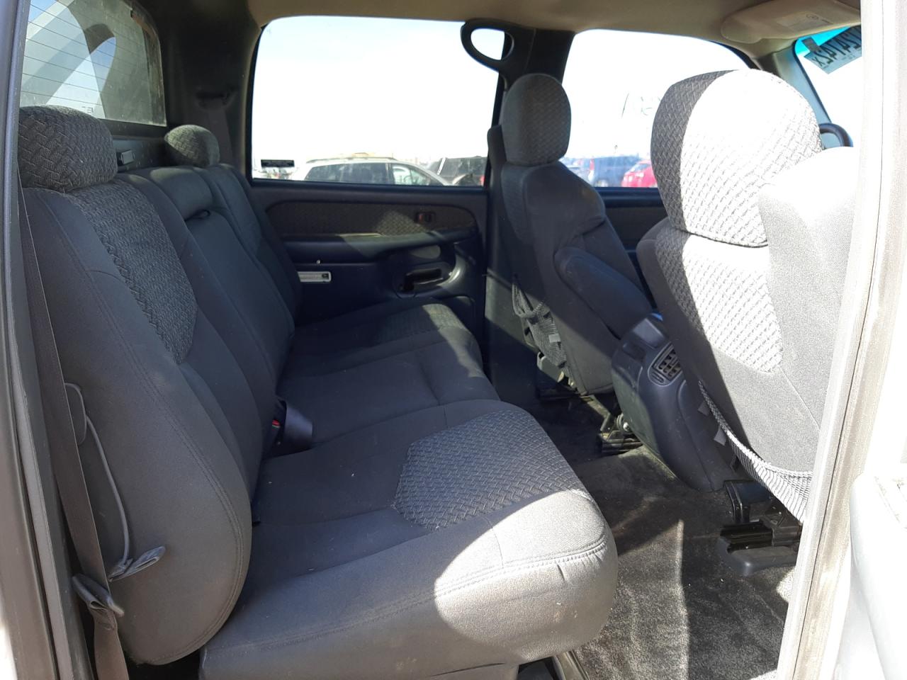Photo 6 from auction – 2002 CHEVROLET AVALANCHE with VIN 3GNEC13T12G190292