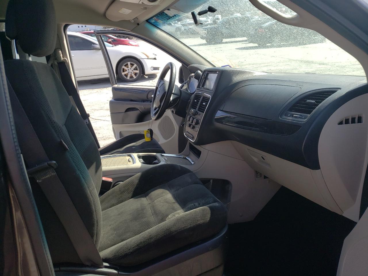 Photo 5 from auction – 2016 DODGE GRAND CARA with VIN 2C4RDGCG3GR318692