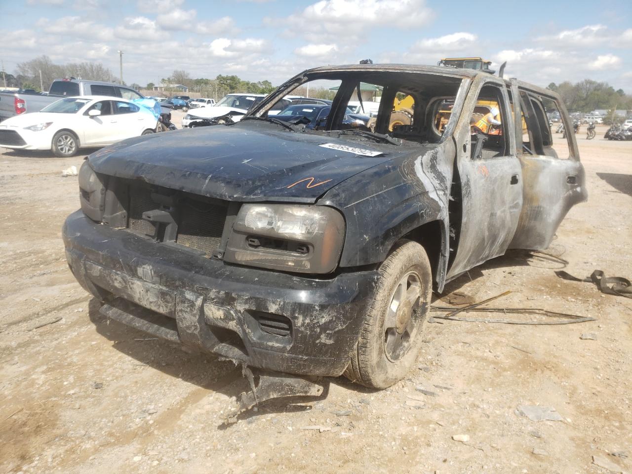 Photo 2 from auction – 2004 CHEVROLET TRAILBLAZE with VIN 1GNDS13S542191138