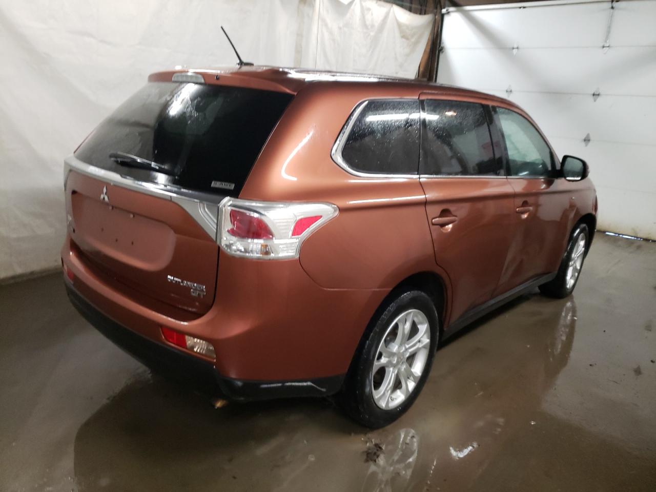 Photo 4 from auction – 2014 MITSUBISHI OUTLANDER with VIN JA4JZ4AX9EZ000931