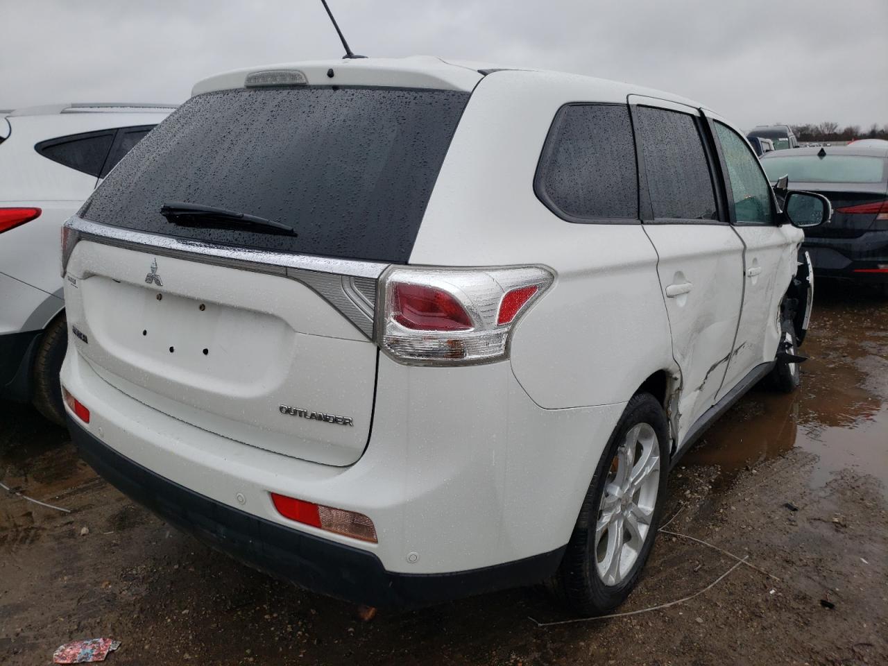 Zdjęcie 4 z aukcji – 2014 MITSUBISHI OUTLANDER z VIN JA4AD3A36EZ012945