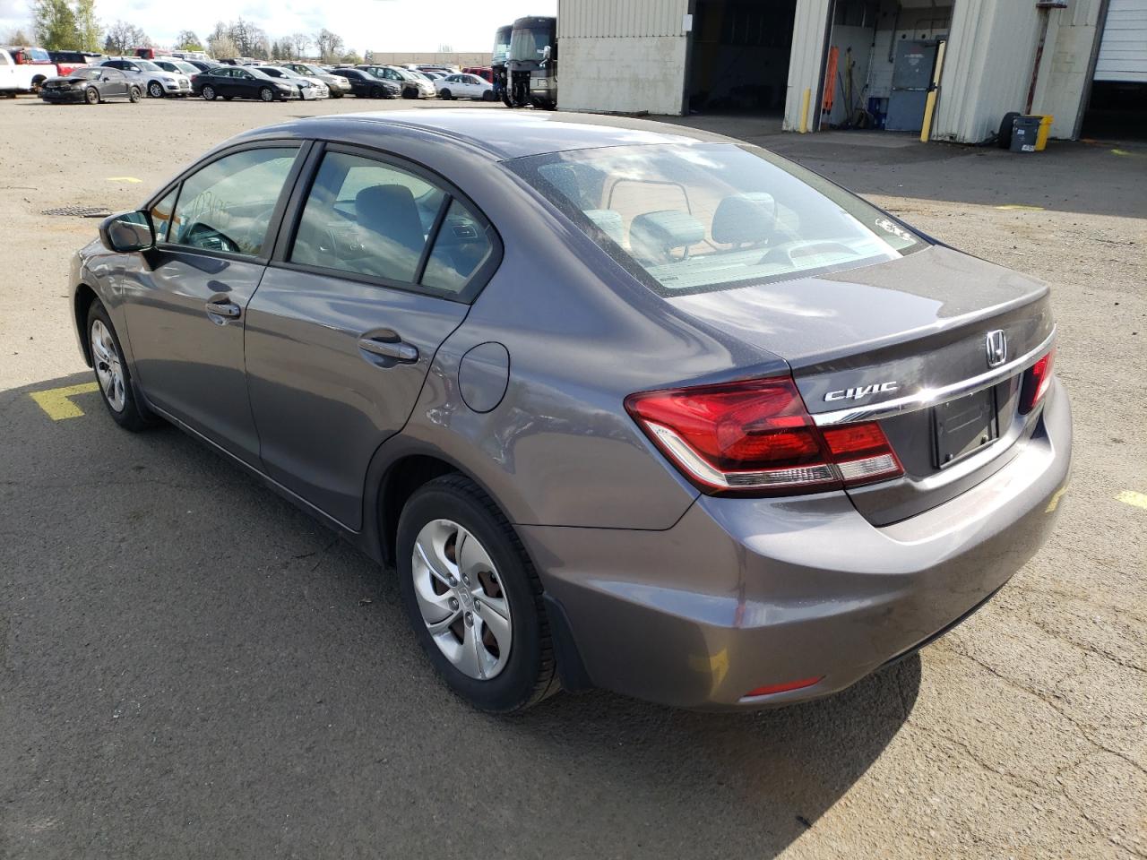 Photo 3 from auction – 2015 HONDA CIVIC LX with VIN 19XFB2F53FE705992