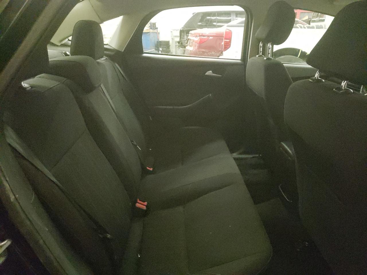 Photo 6 from auction – 2015 FORD FOCUS SE with VIN 1FADP3F27FL341254