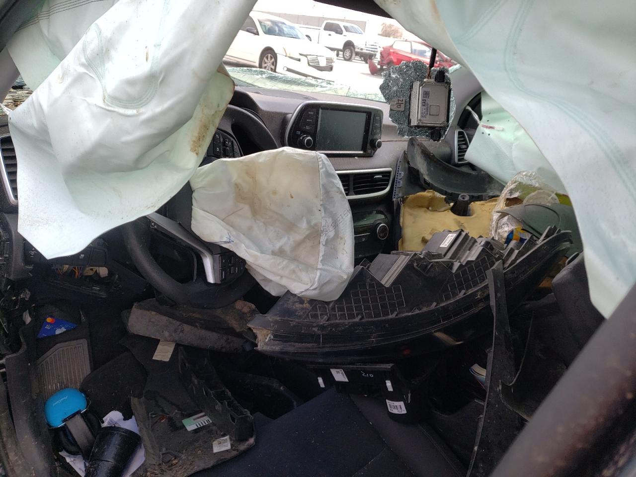 Photo 8 from auction – 2019 HYUNDAI TUCSON SE with VIN KM8J23A49KU040487